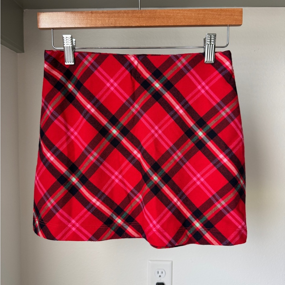 NWOT Old Navy Girls Plaid Red Skirt, size 10/12